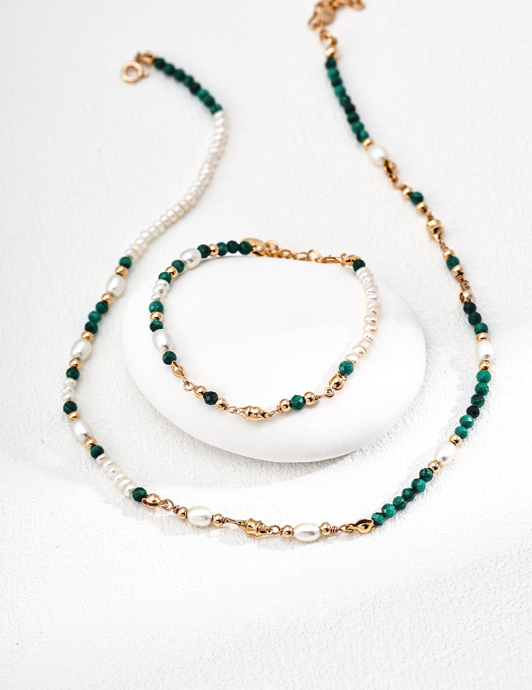 SENLORE Natural Pearl Malachite Bracelet – Lifestyle Shot