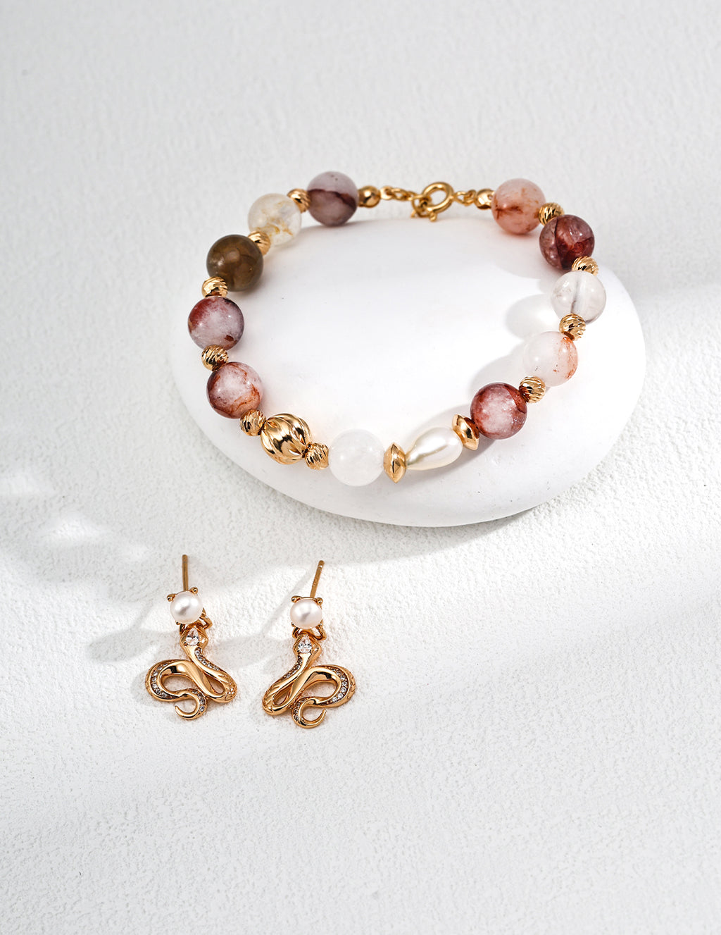 Twist Red Crystal Pearl Bracelet — 18K Gold Vermeil, natural freshwater pearl, red flower crystal | SENLORE