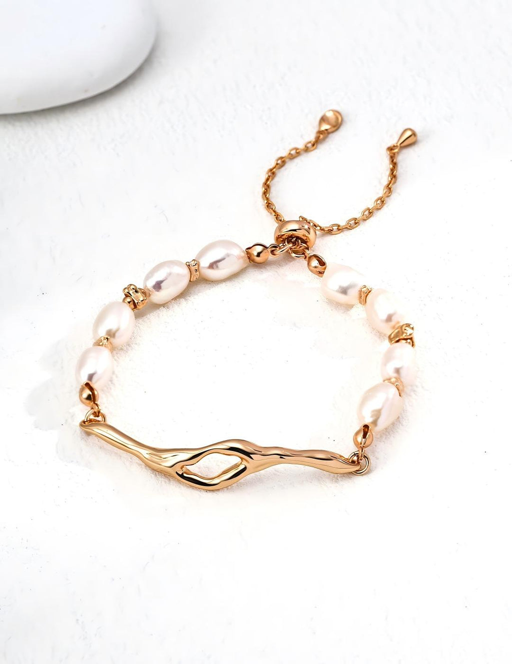 Lava Fluid Pearl Bracelet — 18K Gold Vermeil, natural freshwater pearl | SENLORE