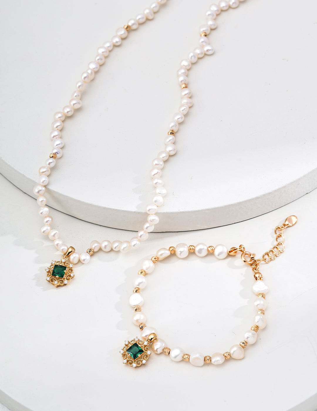 SENLORE French Court Style Bracelet – Front View