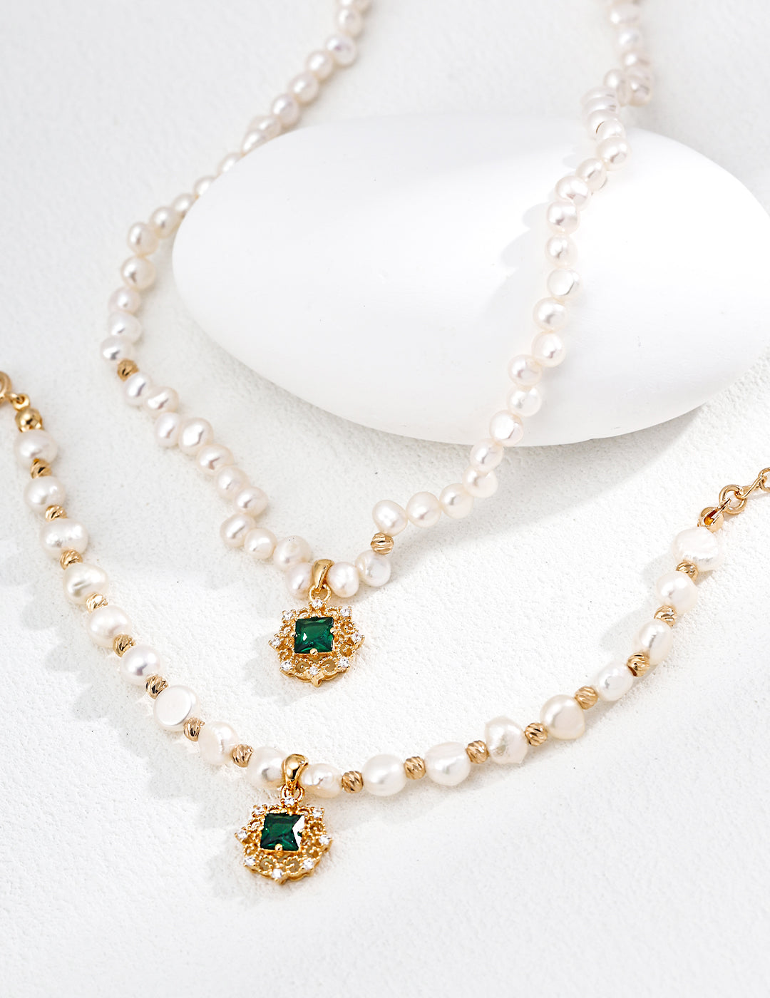 SENLORE French Court Style Bracelet – Lifestyle Shot