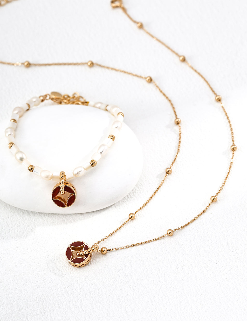 SENLORE Vintage Coin Pearl Bracelet – Front View