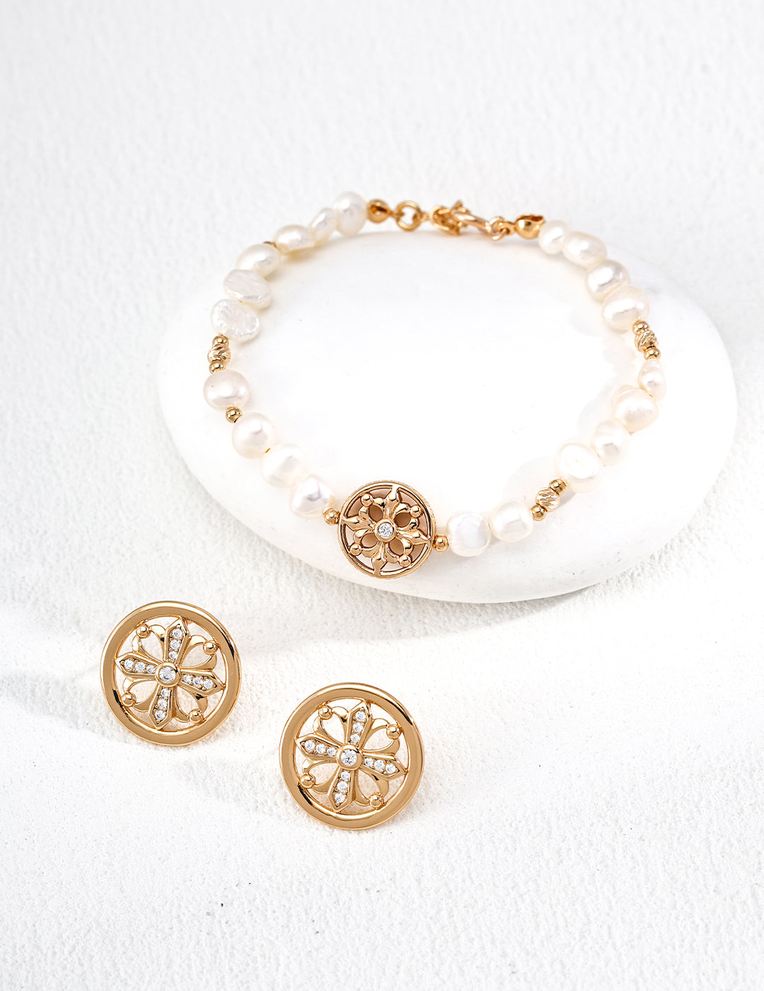 SENLORE Cross Iris Earrings – Front View