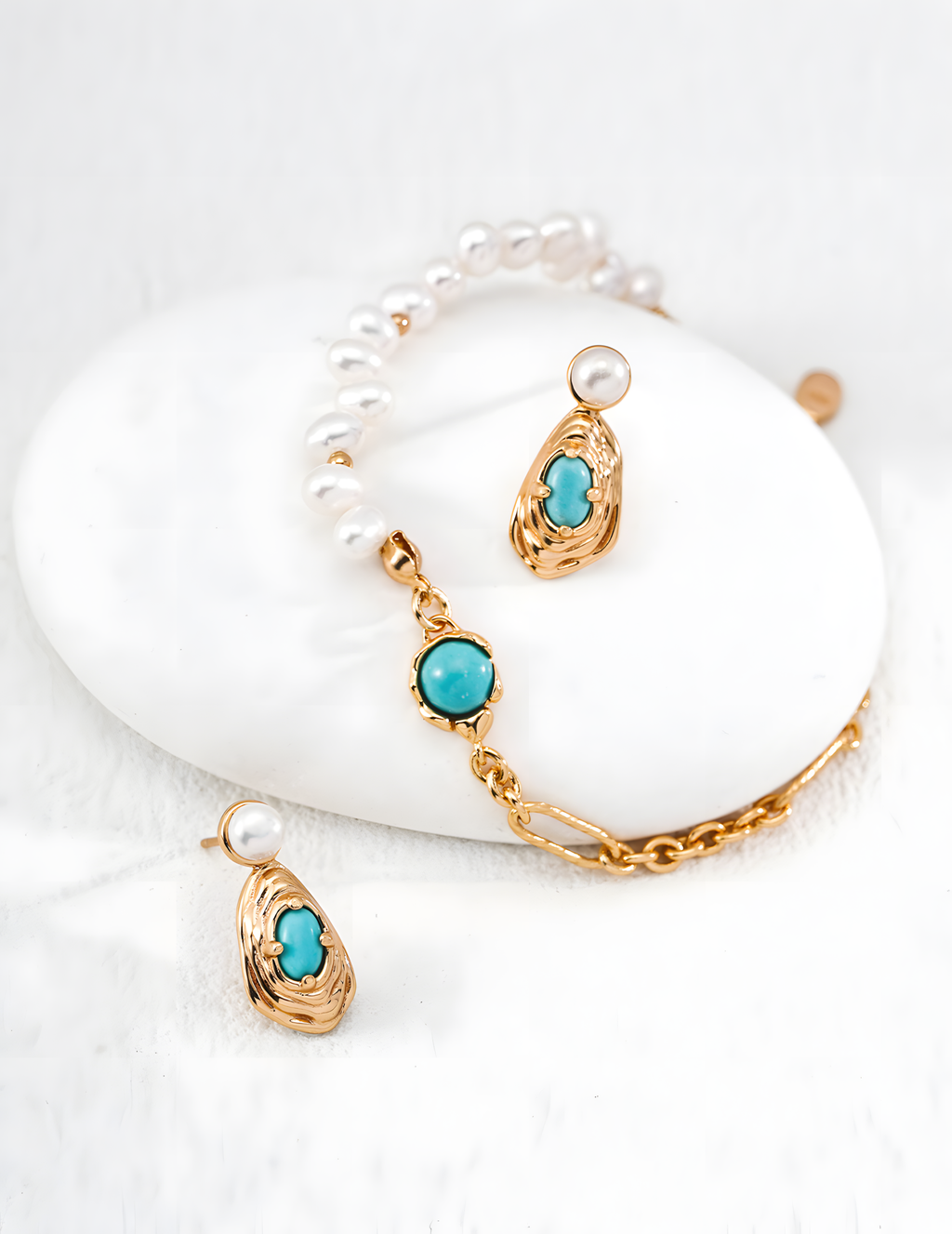 SENLORE Natural Turquoise Pearl Bracelet – Front View