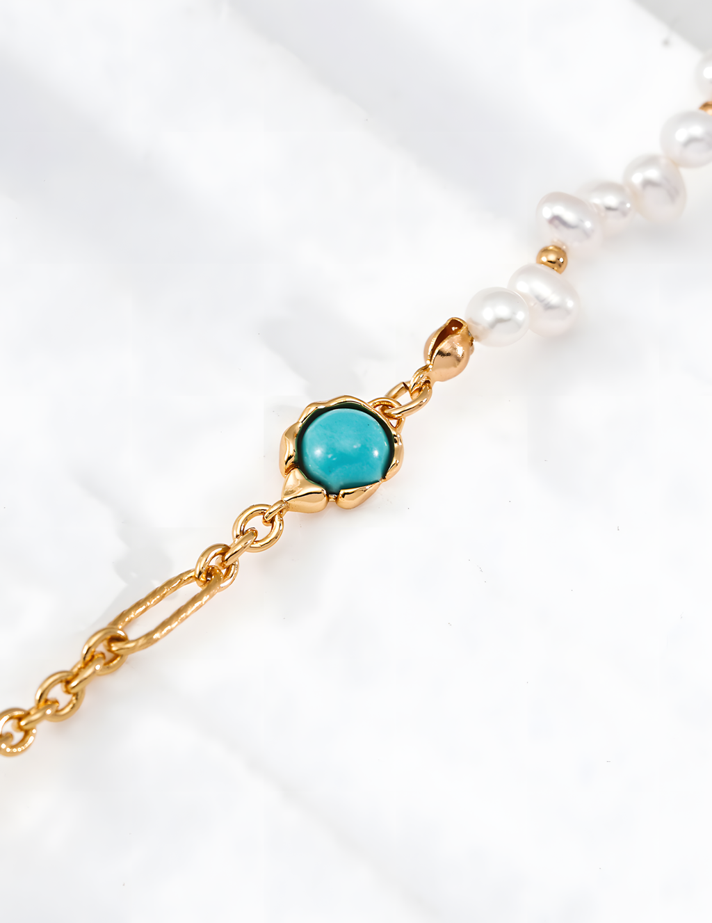 SENLORE Natural Turquoise Pearl Bracelet – Lifestyle Shot