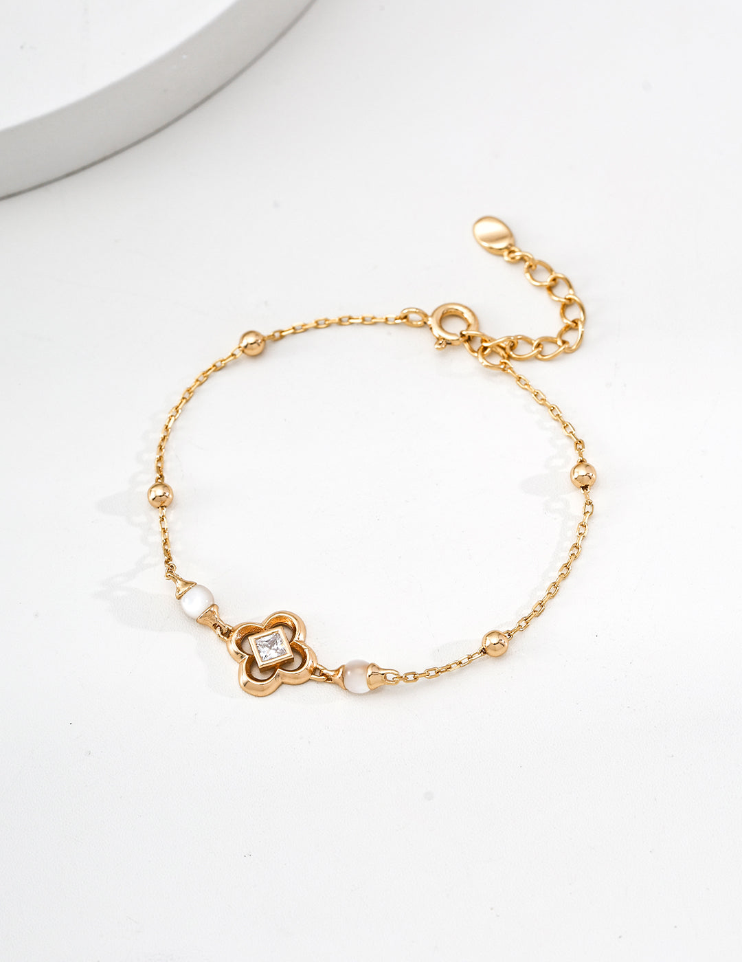 White Shell Design Bracelet — 18K Gold Vermeil, white shell | SENLORE