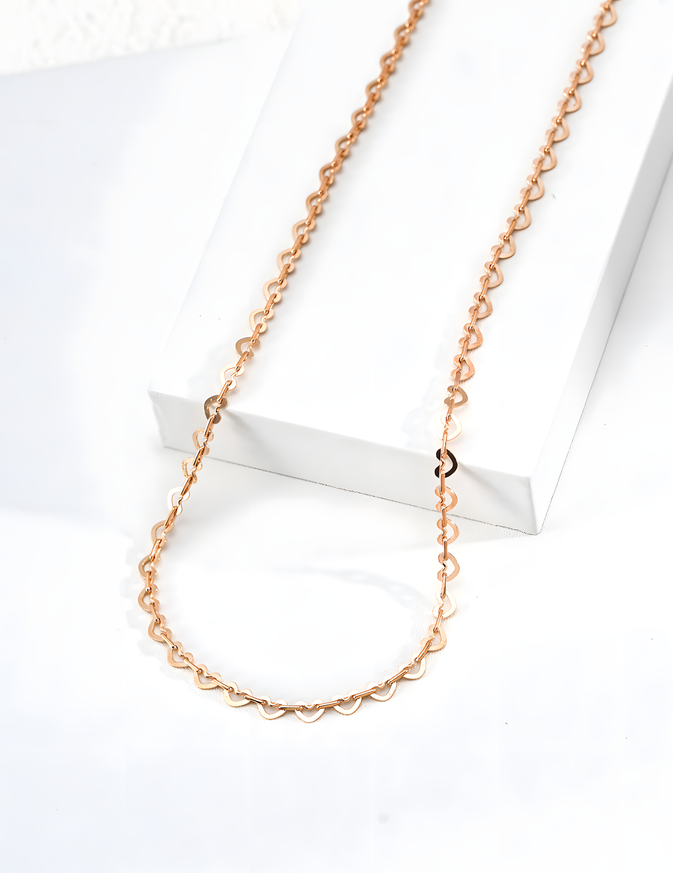 SENLORE Minimalist Collarbone Necklace – Side View