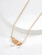 SENLORE Vintage Wing Pearl Necklace – Detail Close-up